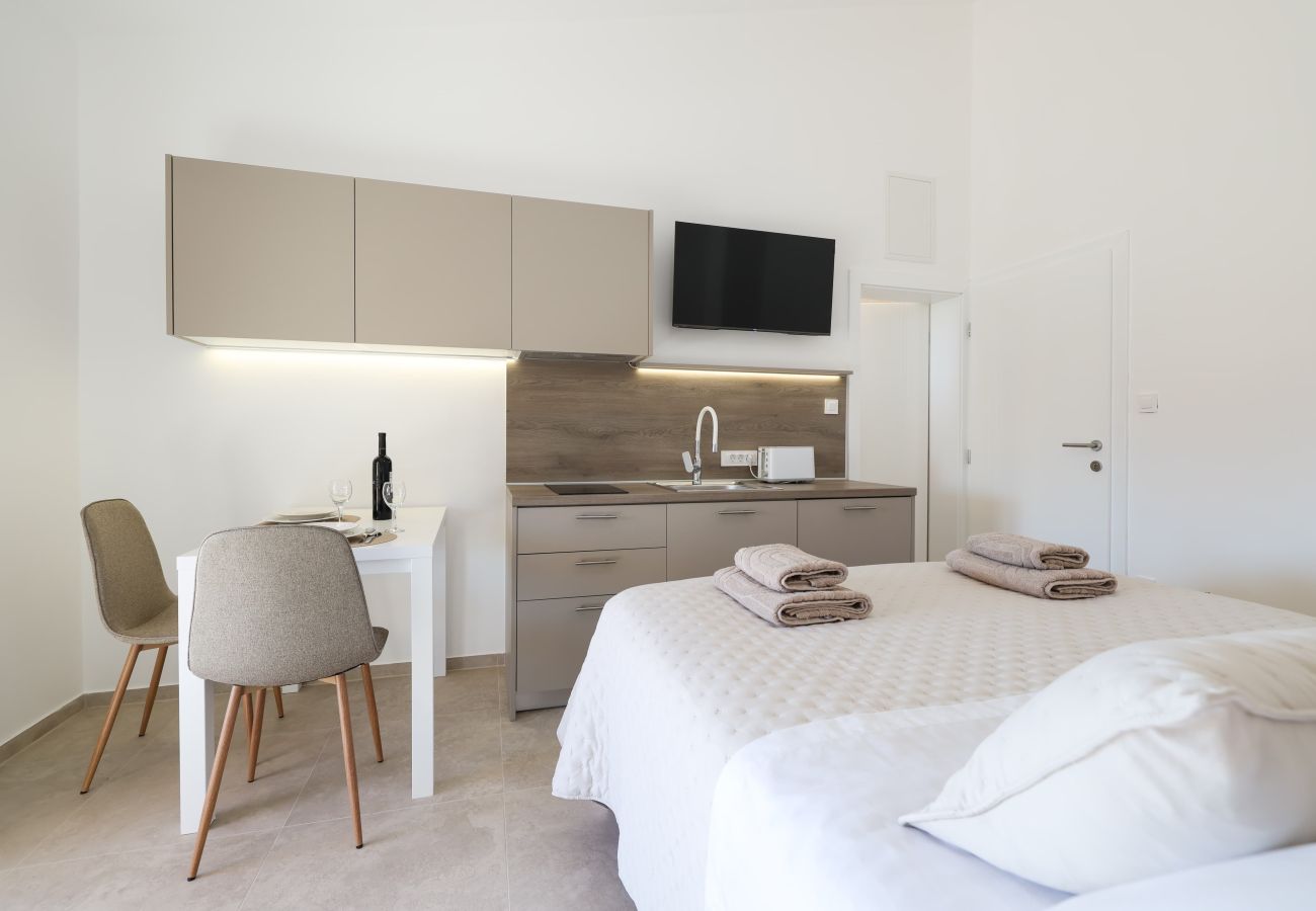 Studio in Sukošan - Studio apartment Gabriella