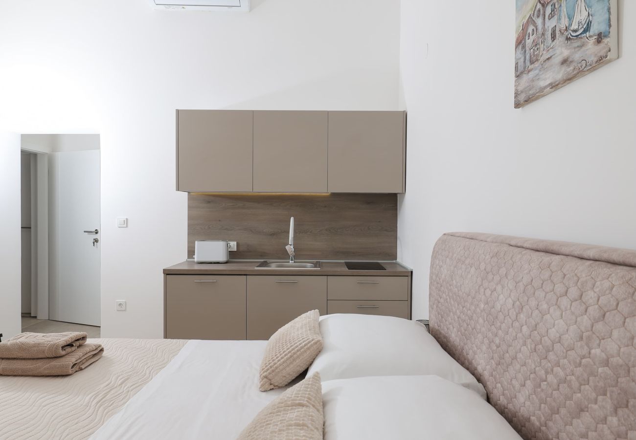 Studio in Sukošan - Studio apartment Antonella