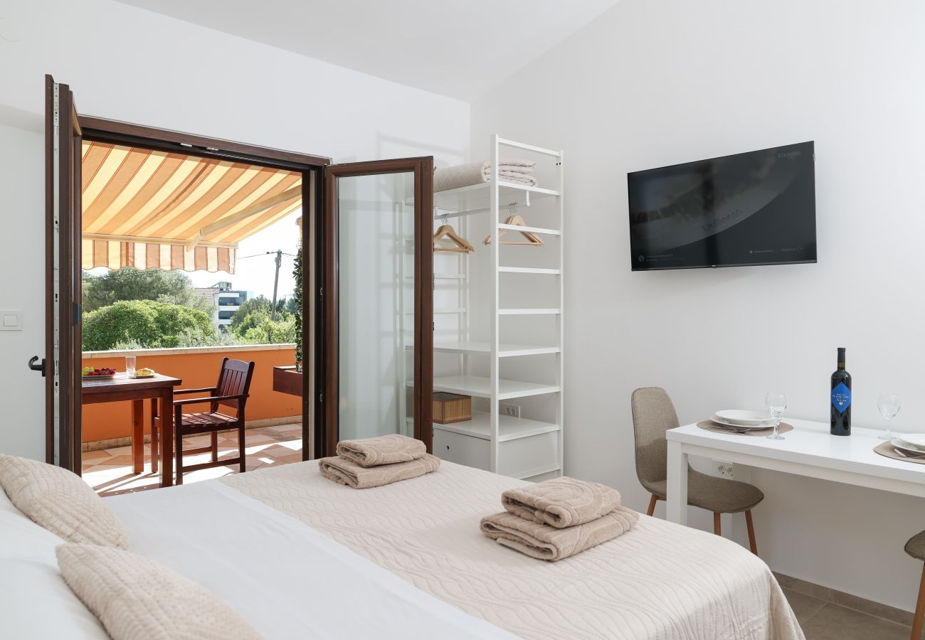 Studio in Sukošan - Studio apartment Antonella