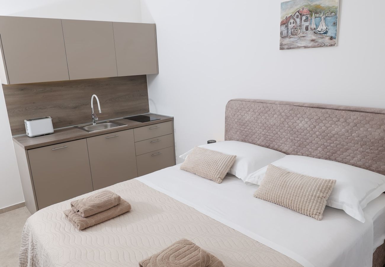 Studio in Sukošan - Studio apartment Antonella