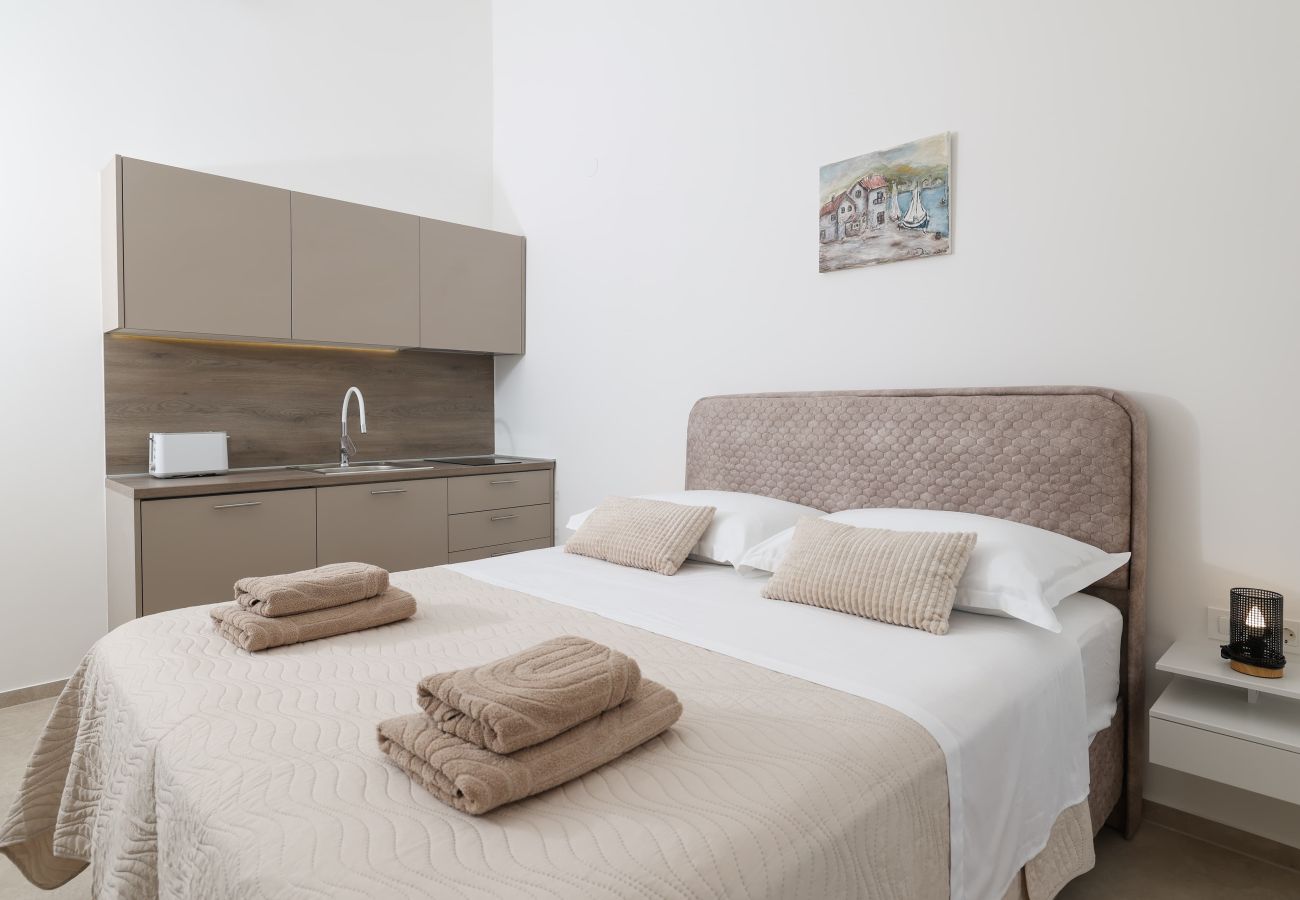 Studio in Sukošan - Studio apartment Antonella