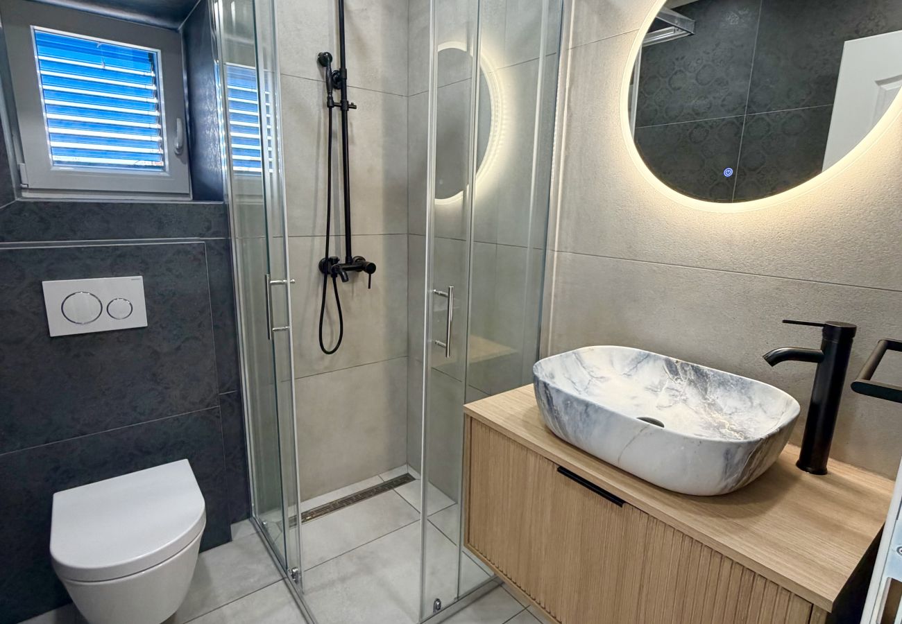 House in Zaton - Holiday House Blazov Dvor with jacuzzi