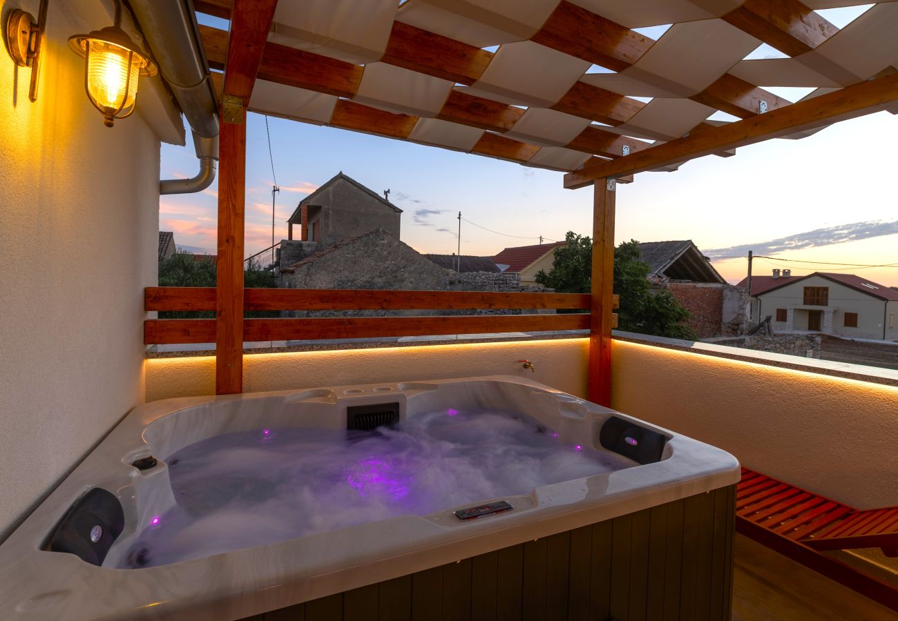 House in Zaton - Holiday House Blazov Dvor with jacuzzi