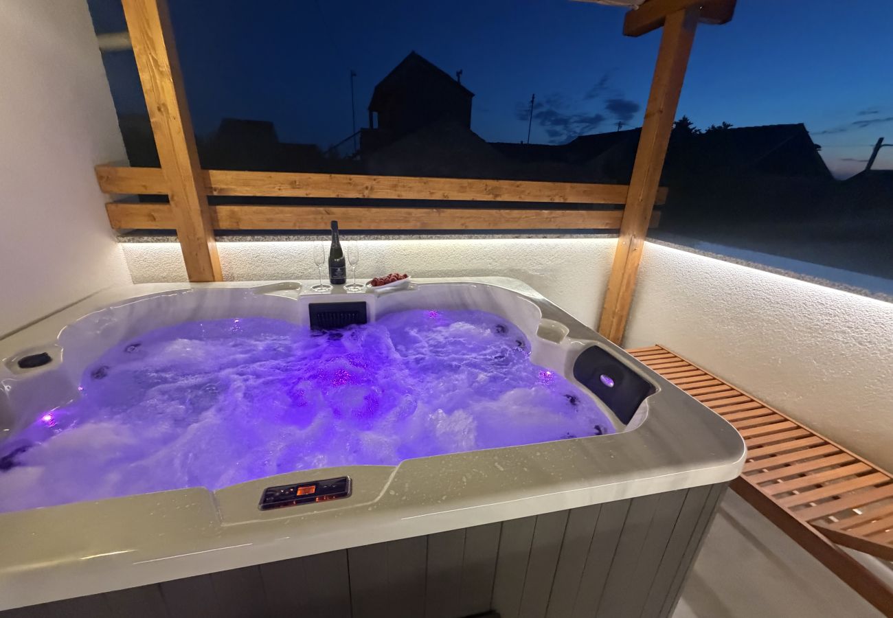House in Zaton - Holiday House Blazov Dvor with jacuzzi