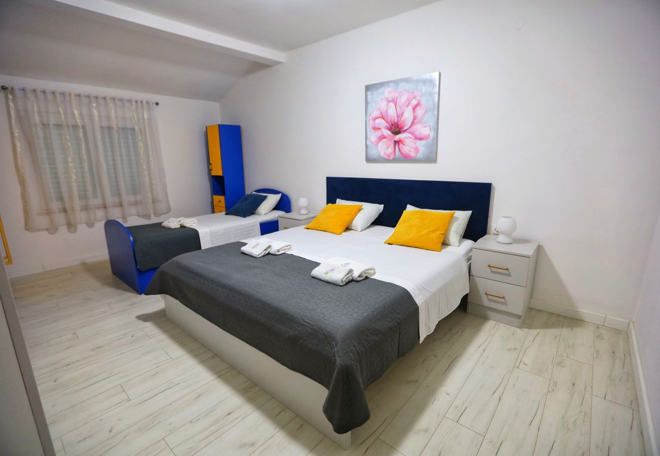 House in Vrgorac - Holiday Home Valley Breeze
