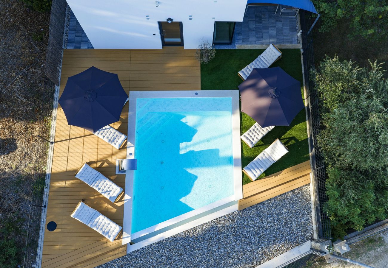 Villa in Sukošan - Beachfront Almare Retreat