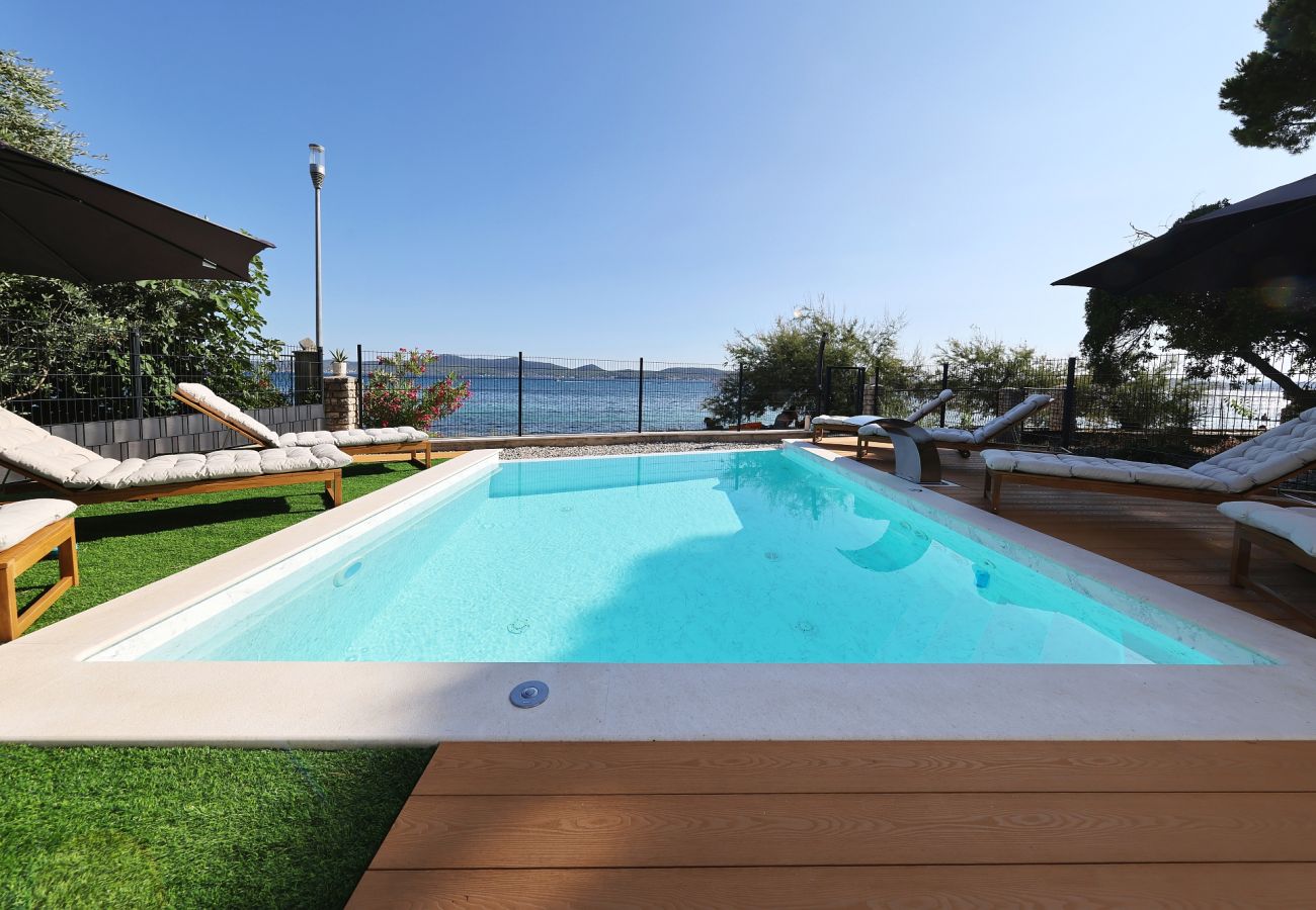 Villa in Sukošan - Beachfront Almare Retreat