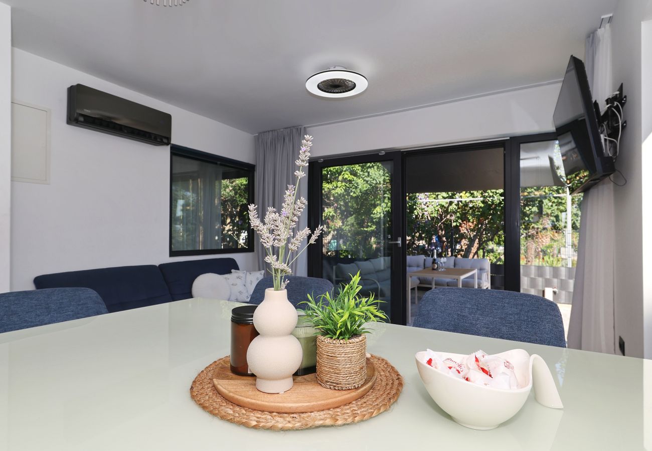 Villa in Sukošan - Beachfront Almare Retreat