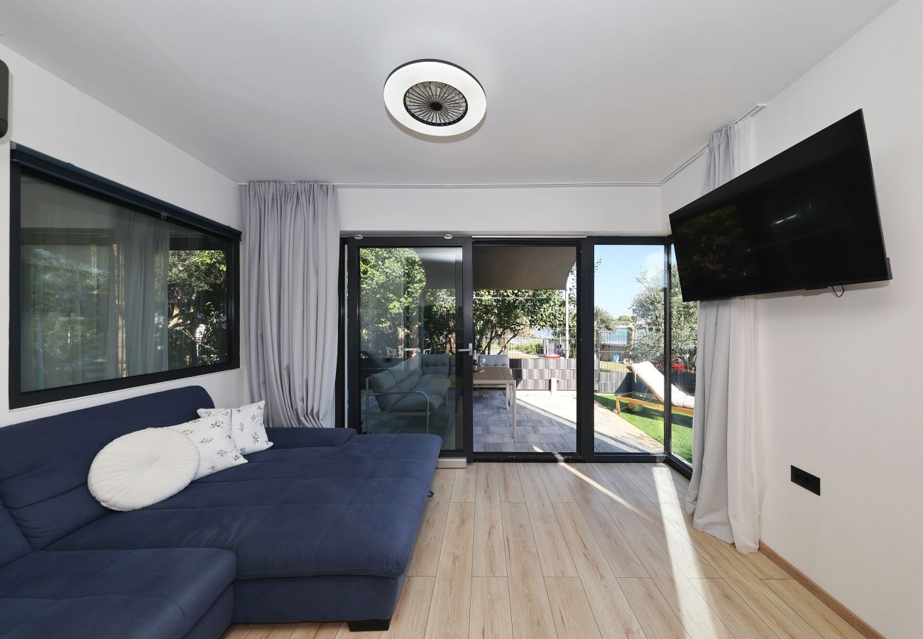 Villa in Sukošan - Beachfront Almare Retreat
