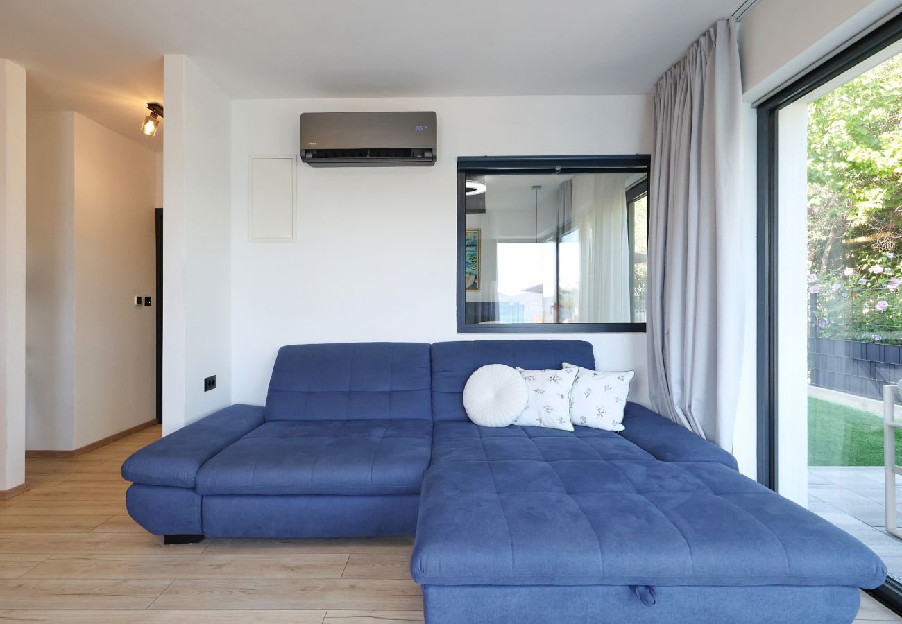 Villa in Sukošan - Beachfront Almare Retreat