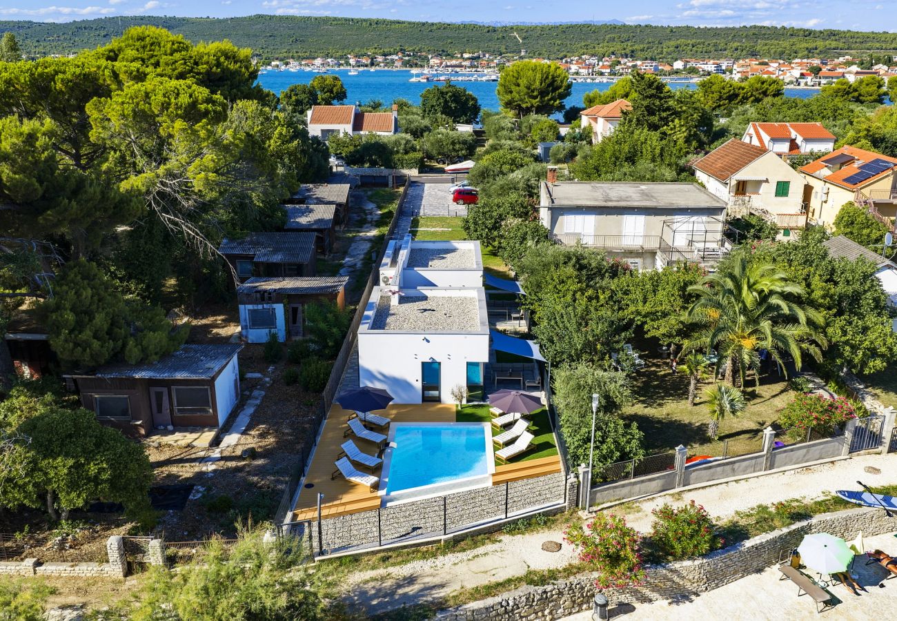 Villa in Sukošan - Beachfront Almare Retreat
