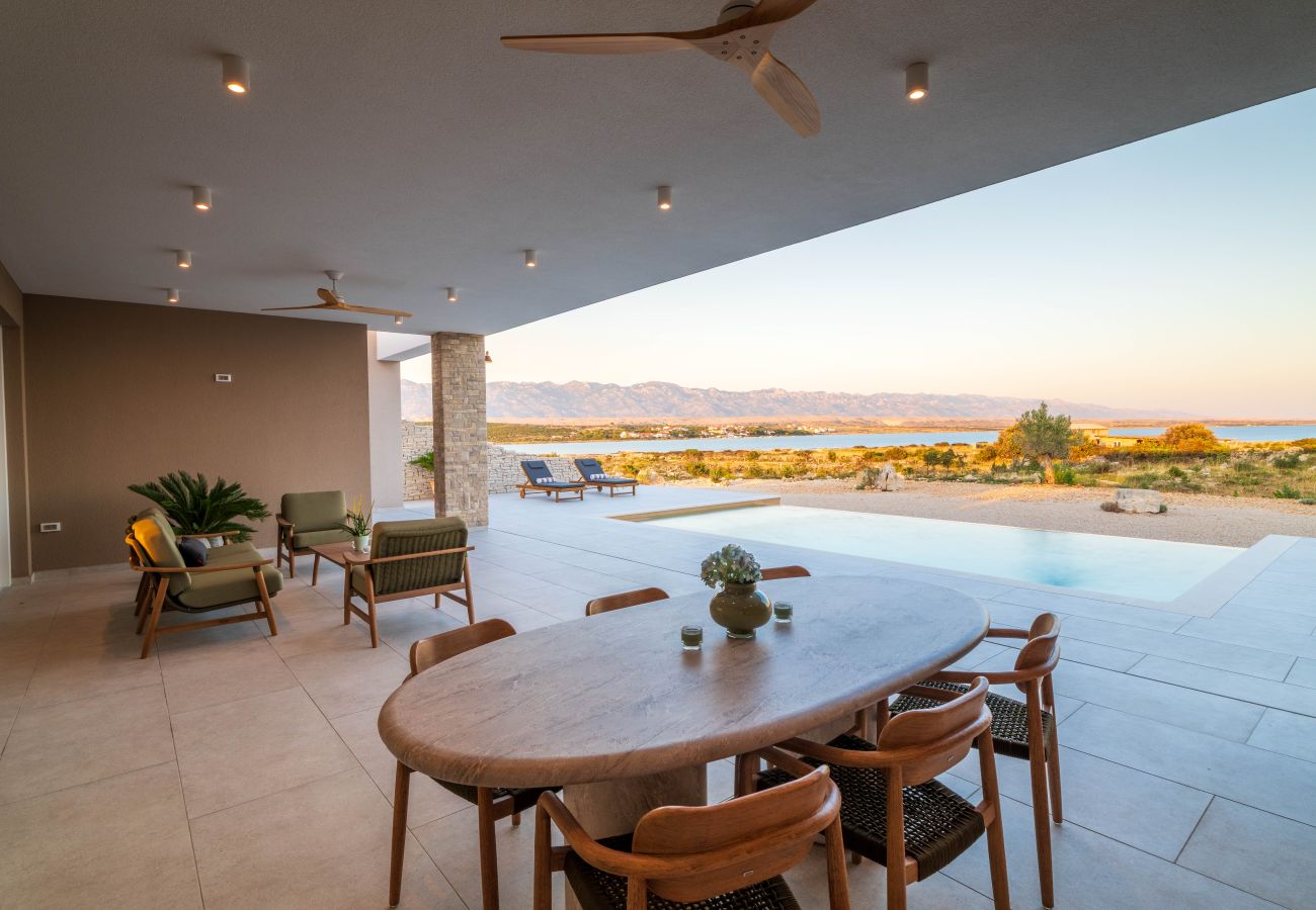 Villa in Košljun - Villa Salis with heated pool & sea view 
