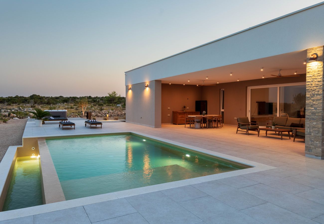 Villa in Košljun - Villa Salis with heated pool & sea view 