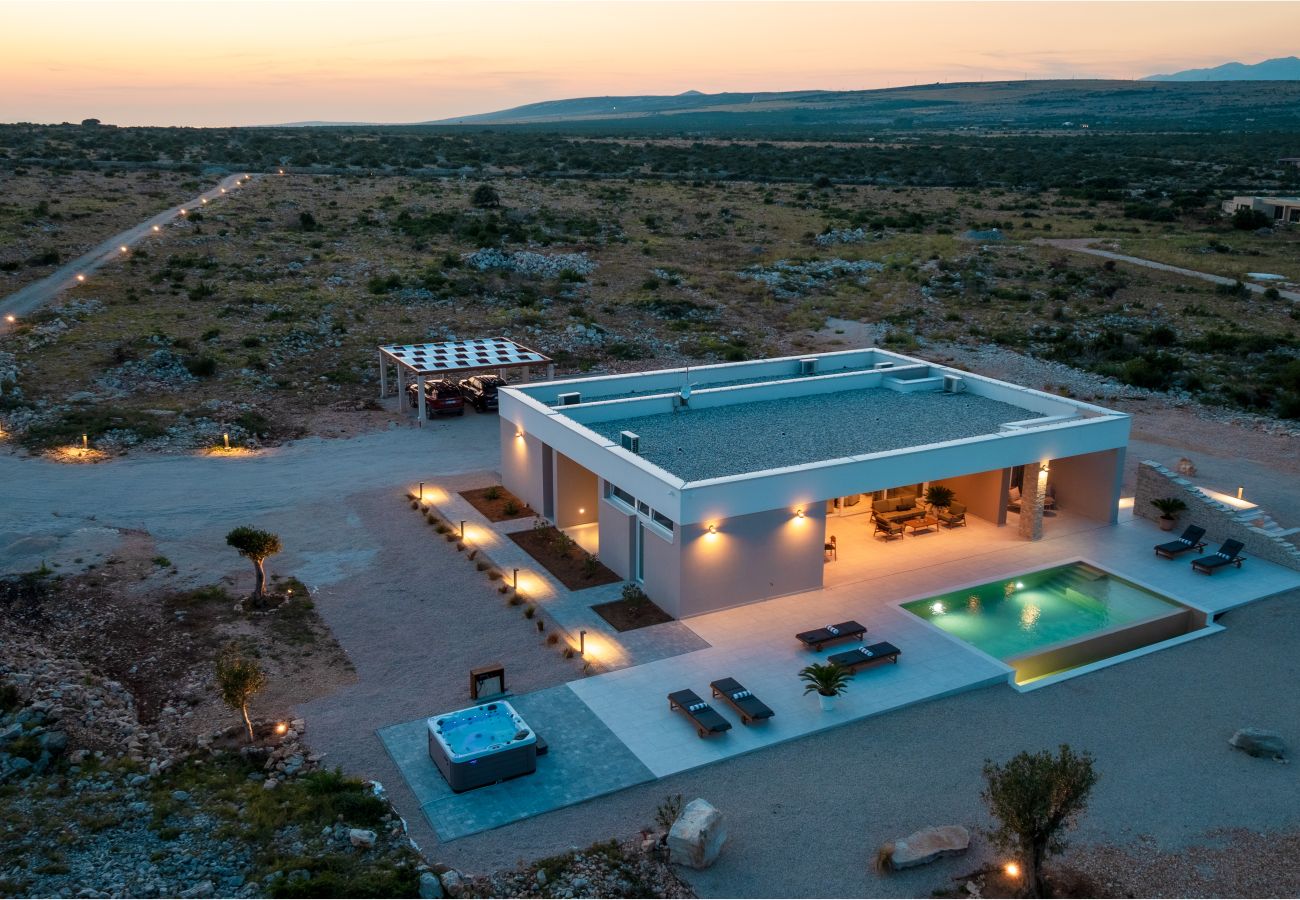 Villa in Košljun - Villa Salis with heated pool & sea view 