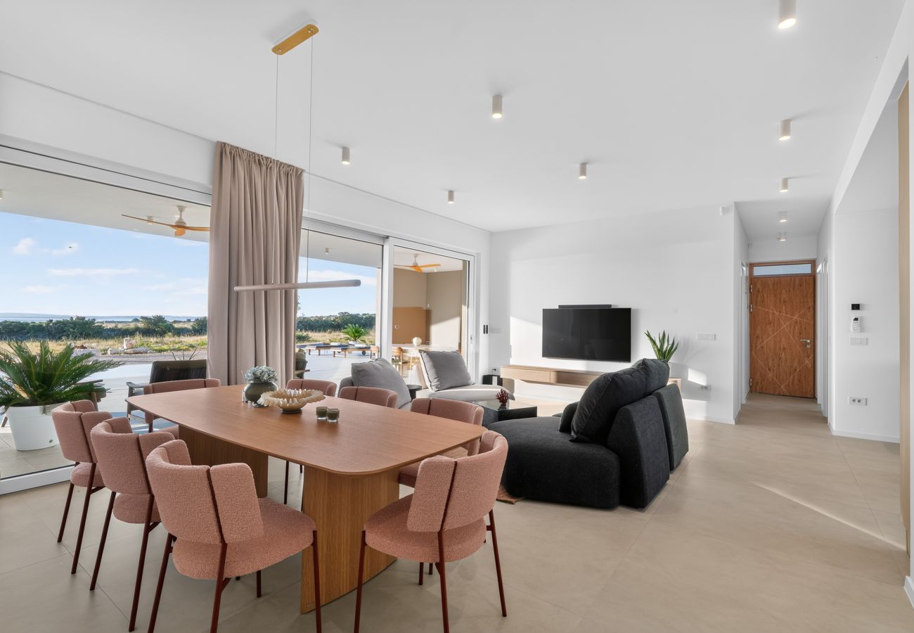 Villa in Košljun - Villa Salis with heated pool & sea view 