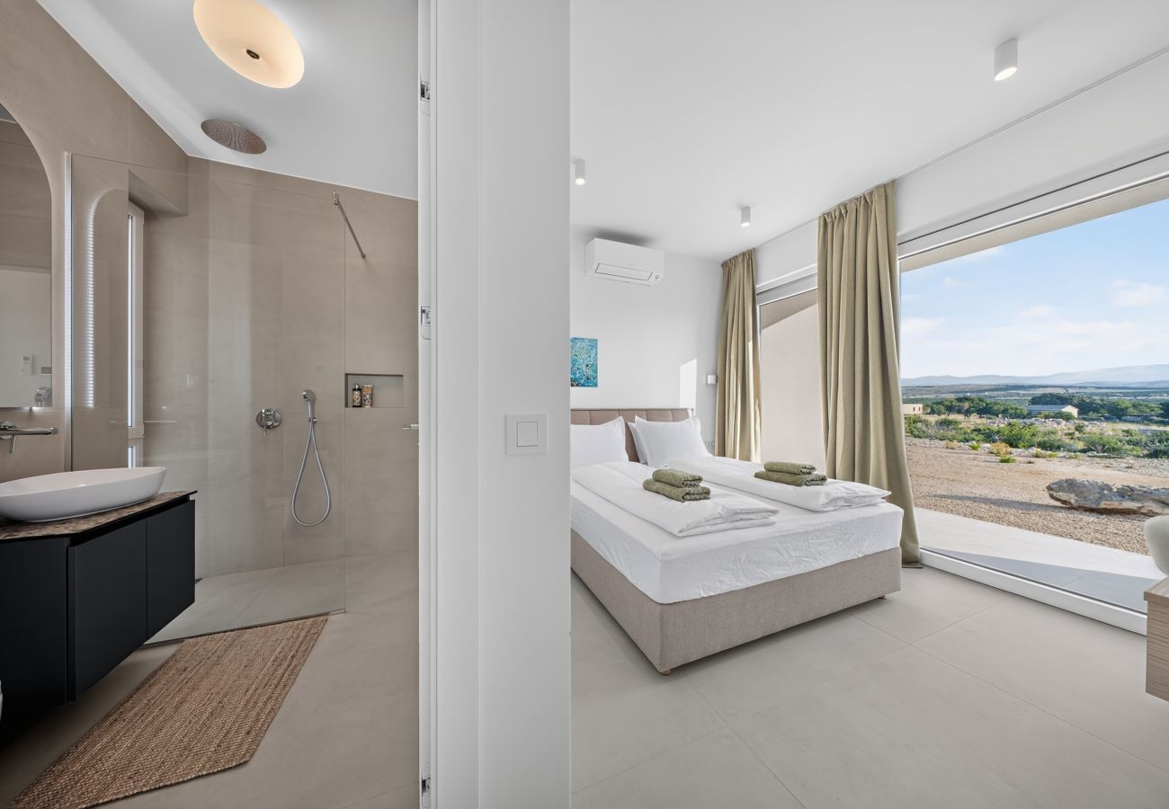 Villa in Košljun - Villa Salis with heated pool & sea view 