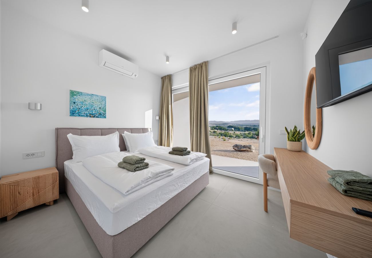 Villa in Košljun - Villa Salis with heated pool & sea view 