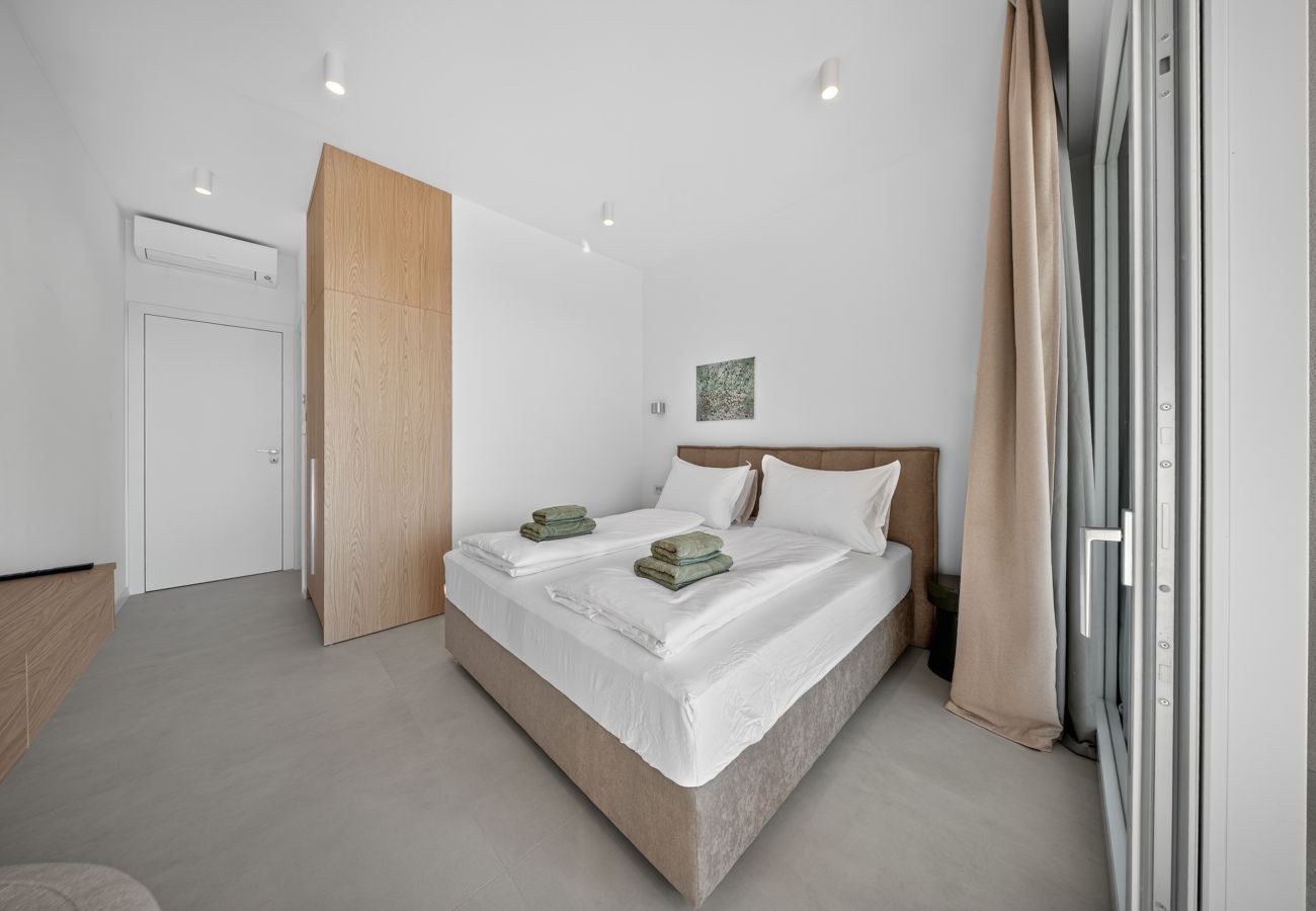 Villa in Košljun - Villa Salis with heated pool & sea view 