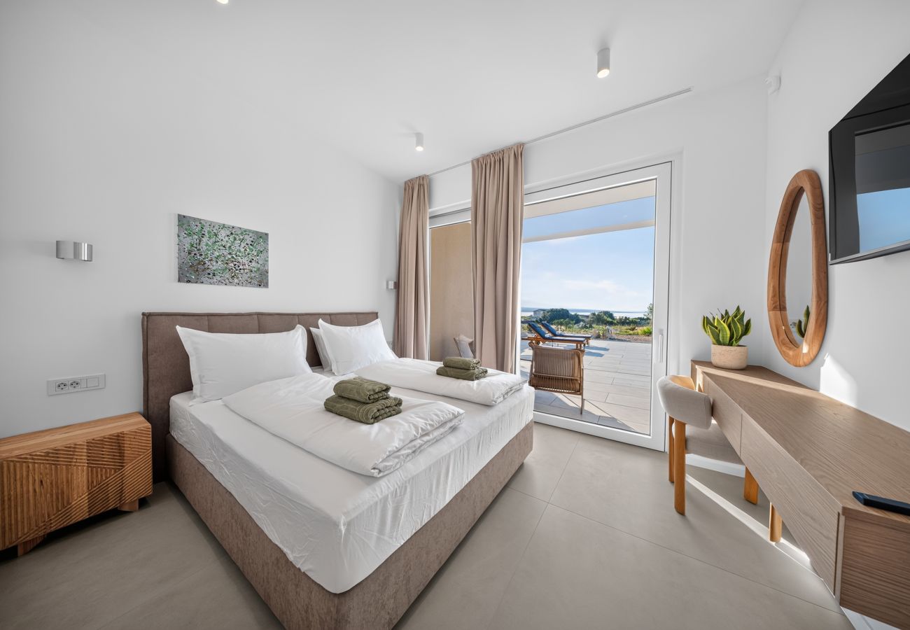 Villa in Košljun - Villa Salis with heated pool & sea view 