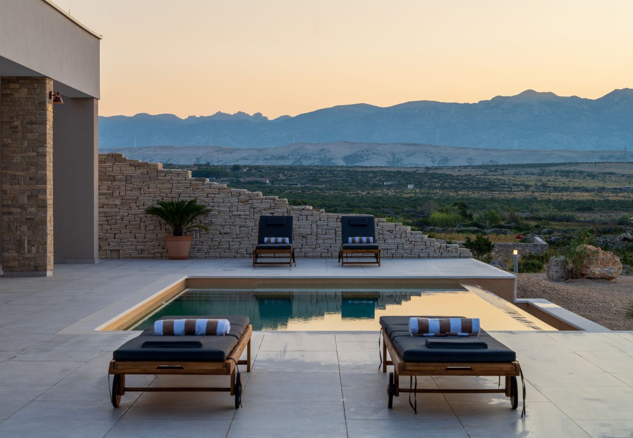 Villa in Košljun - Villa Salis with heated pool & sea view 