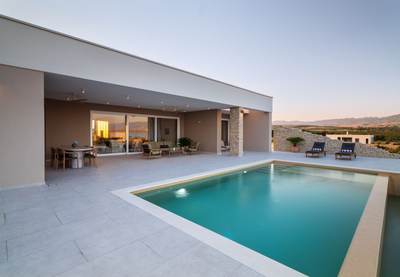 Villa in Košljun - Villa Salis with heated pool & sea view 