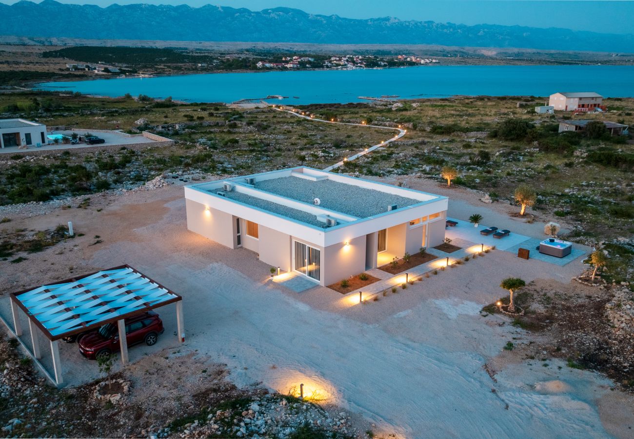 Villa in Košljun - Villa Salis with heated pool & sea view 