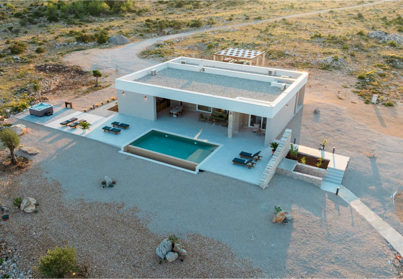 Villa in Košljun - Villa Salis with heated pool & sea view 