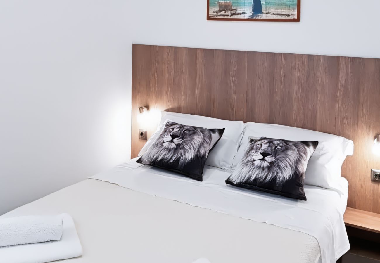 Apartment in Novalja - Superior Aurea apartment with heated pool 1