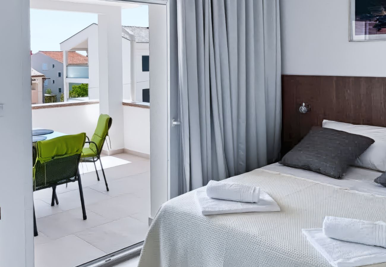 Apartment in Novalja - Superior Aurea apartment with heated pool 1