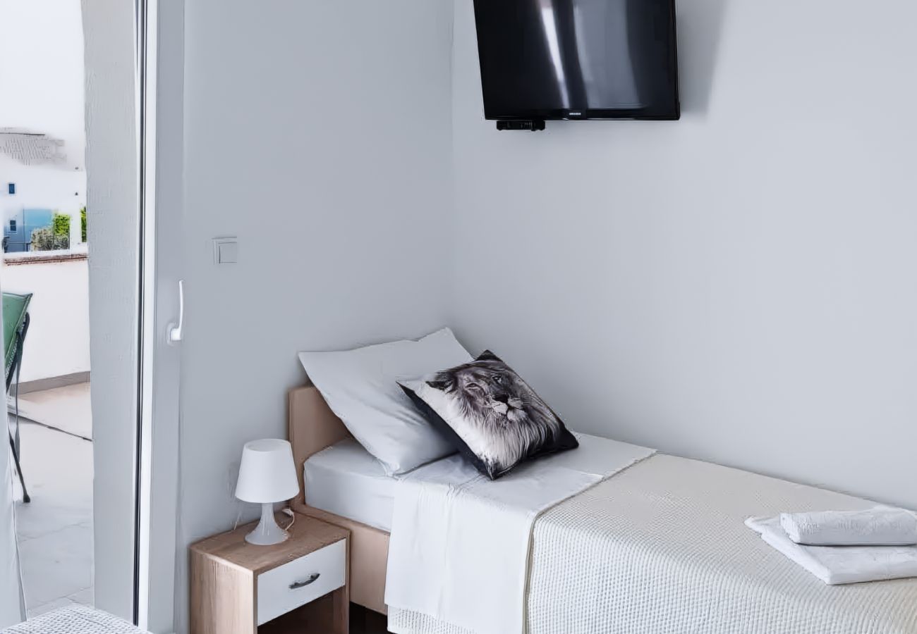 Apartment in Novalja - Superior Aurea apartment with heated pool 2