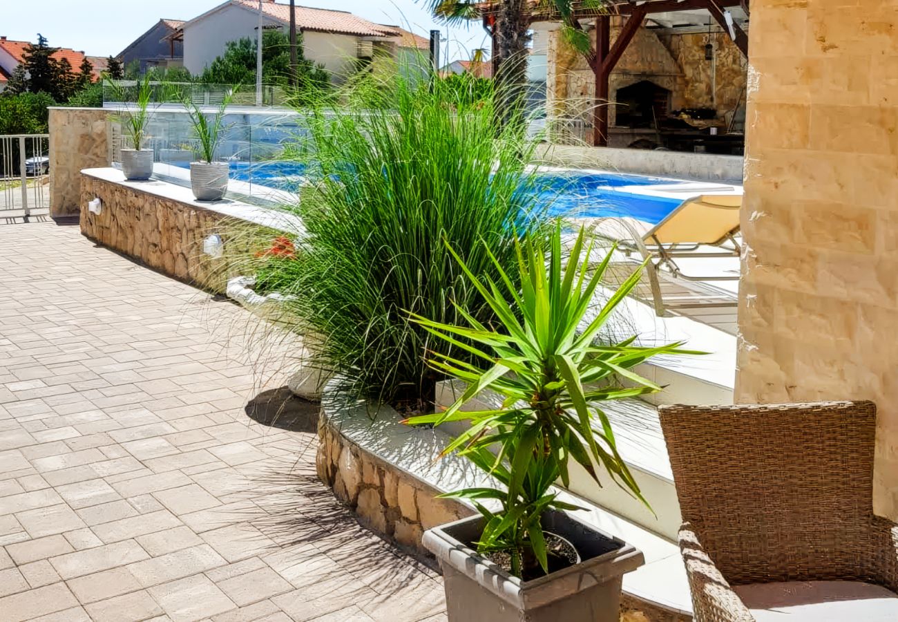 Apartment in Novalja - Superior Aurea apartment with heated pool 3