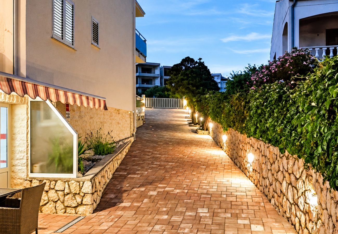 Apartment in Novalja - Superior Aurea apartment with heated pool 5